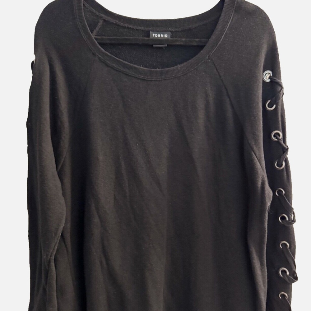 ‼️SOLD‼️ Torrid Black Sexy Lattice Criss Cross Open Sleeve Top Blouse